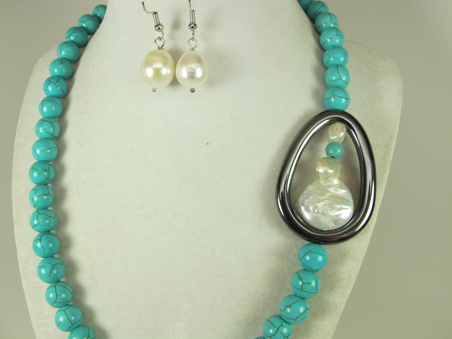 Statement turquoise necklace, turquoise gemstone necklace, statement boho turquoise necklace, chunky turquoise necklace