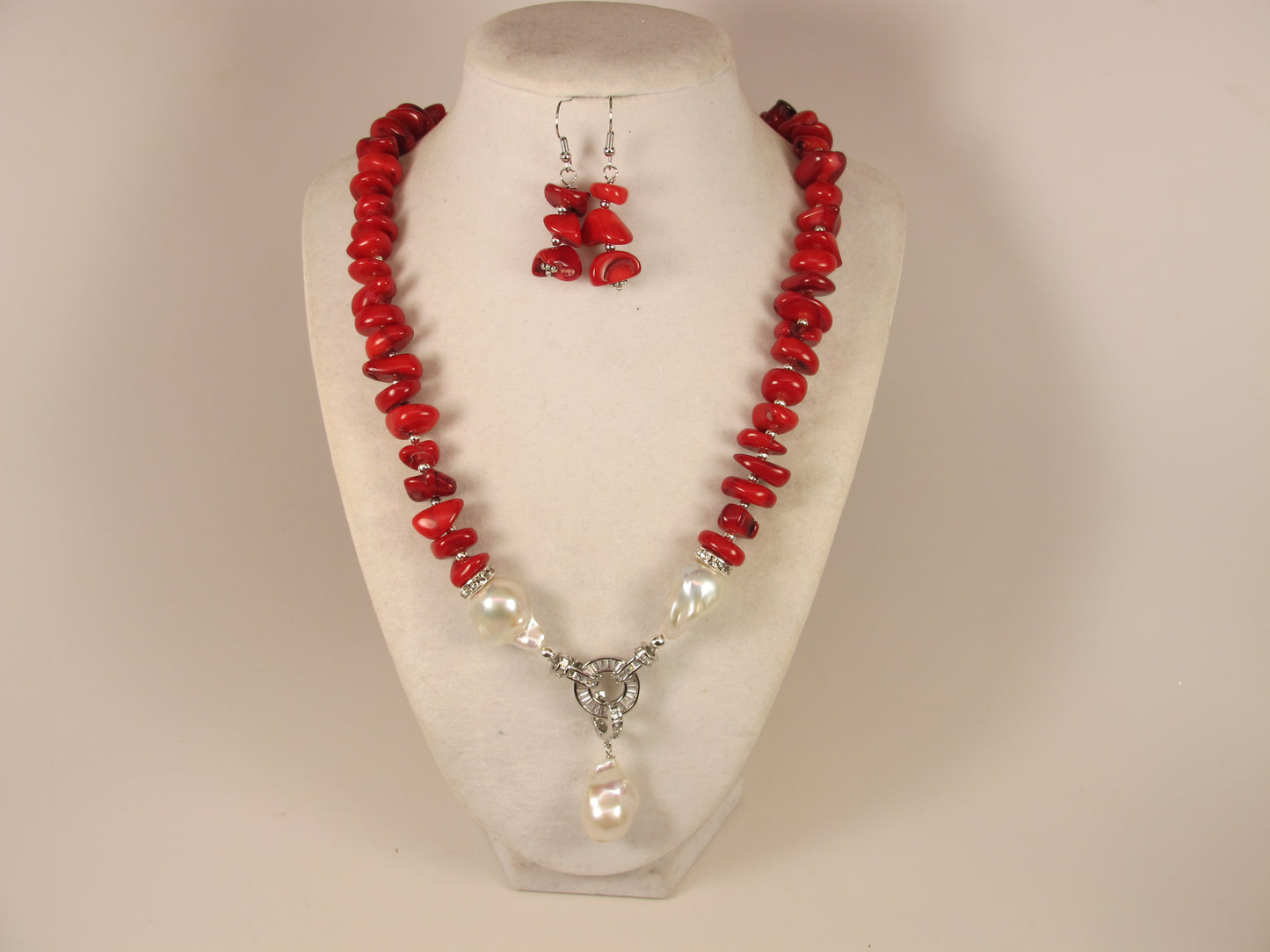 Chunky red coral necklace, coral and baroque pearl necklace, statement red necklace, baroque Pearl Necklace-Coral Jewelry-Gorgeous red coral baroque pearls