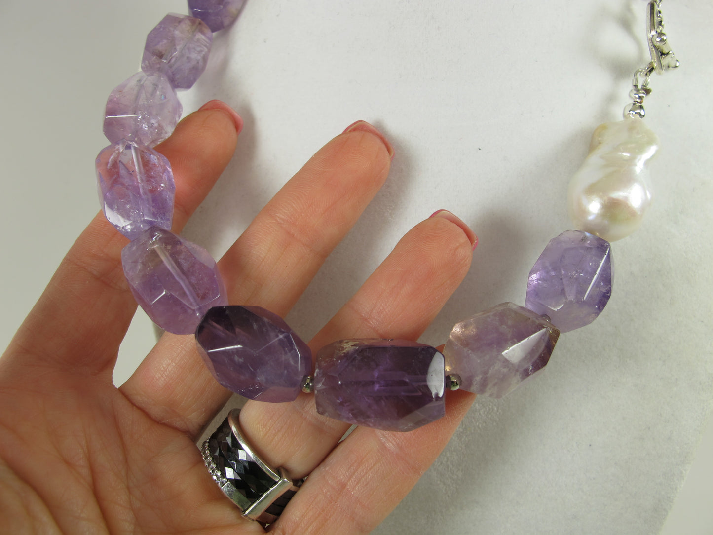 Purple amethyst and white pearl statement necklace, single strand statement purple necklace, beaded necklace, , amethyst statement jewelry